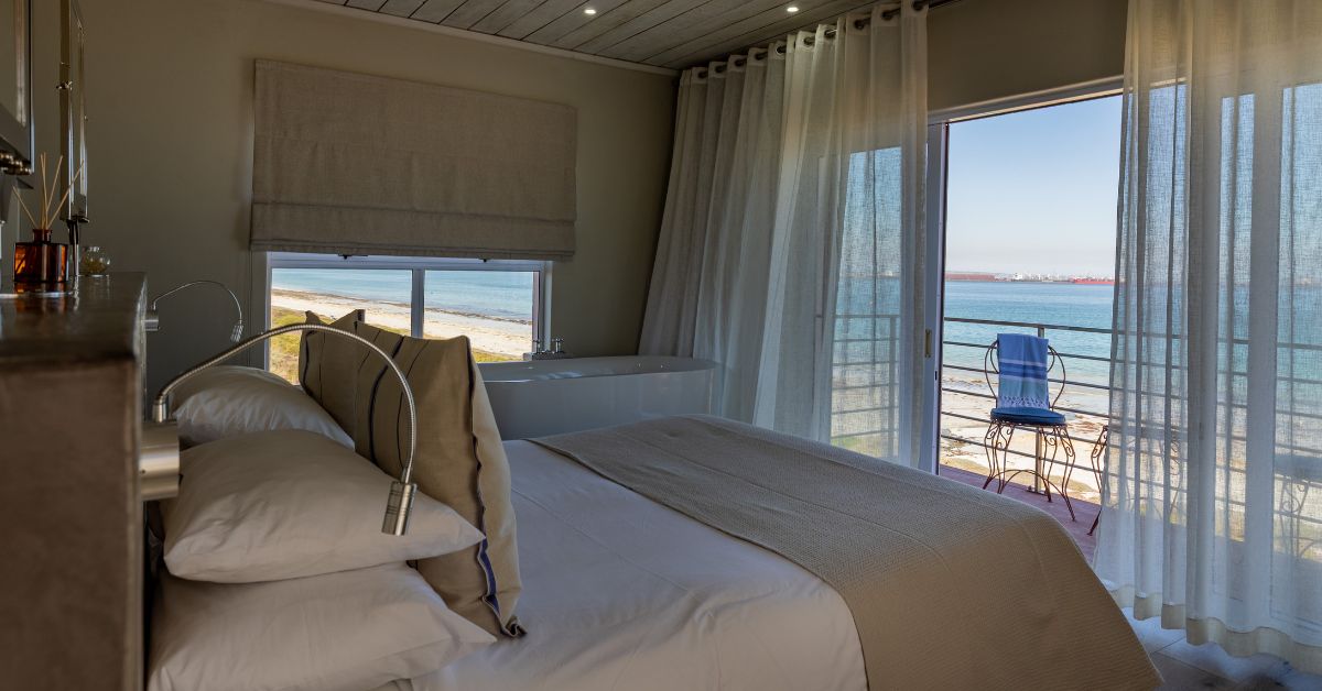 The perfect Accommodation for Groups at Blue Bay Lodge overlooking the ocean 